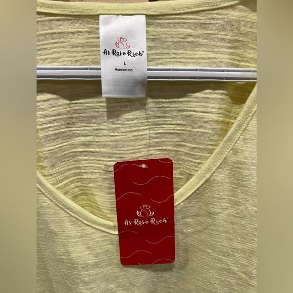 Light laced sleeved top - Picture 2 of 4